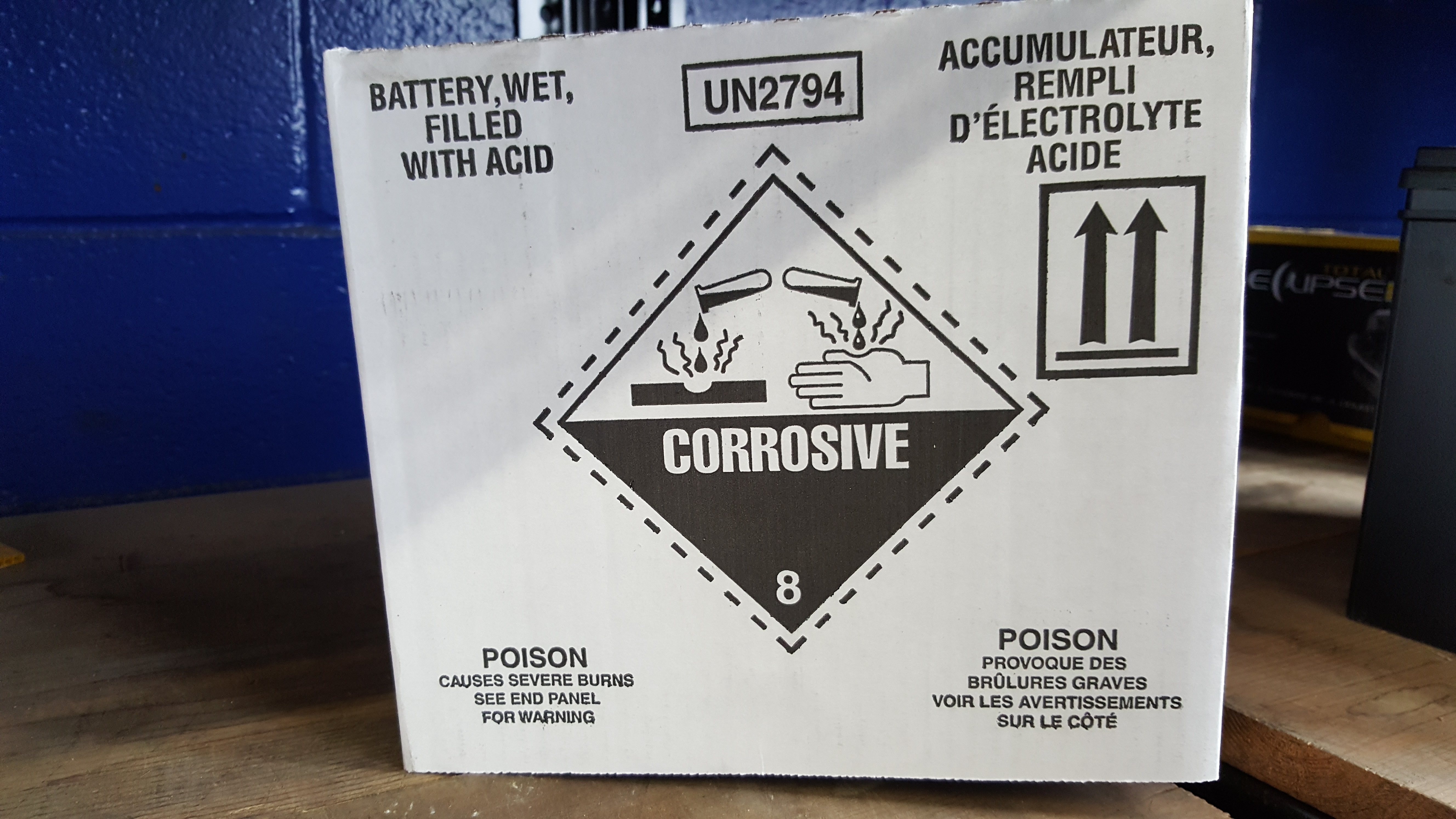 12x hazardous goods label "Class 8 without text" corrosive substances 10x10cm 